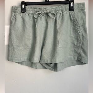 J. Crew Women's Light Green Shorts Sz. M